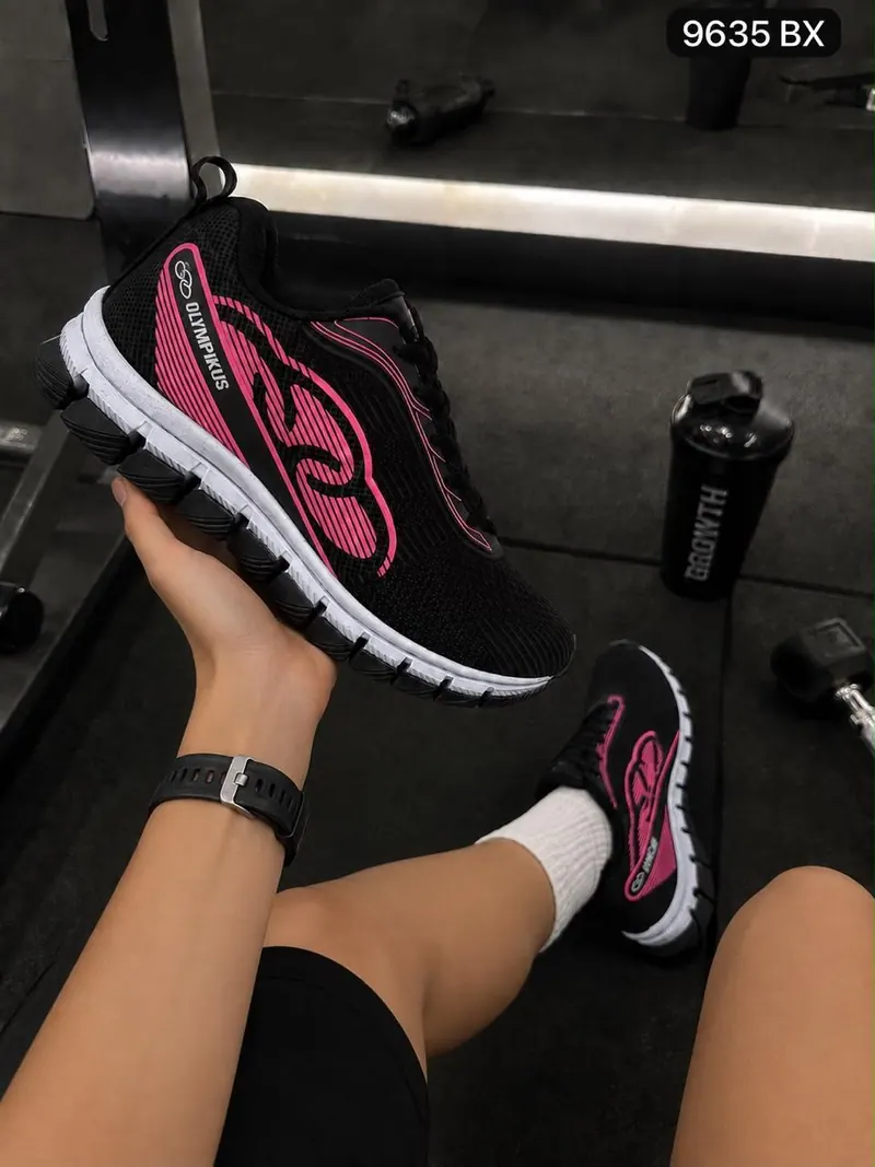 Tênis 9635 BX: preto com detalhe rosa